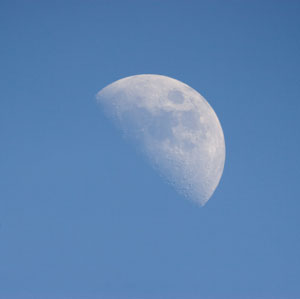 a-daytime-moon-11209